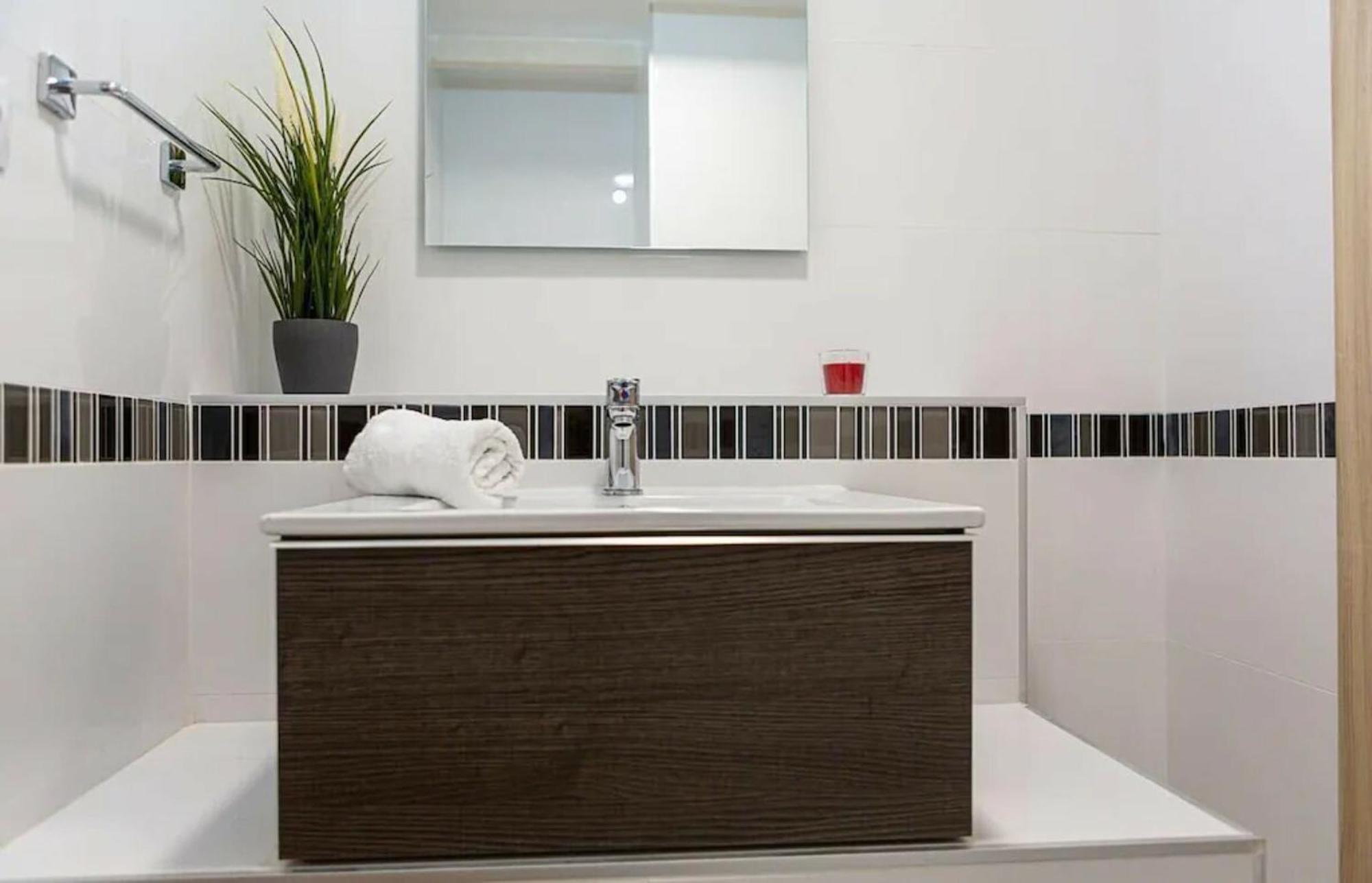 2Bedroom Duplex In Hortaleza Near Metro Мадрид Екстериор снимка